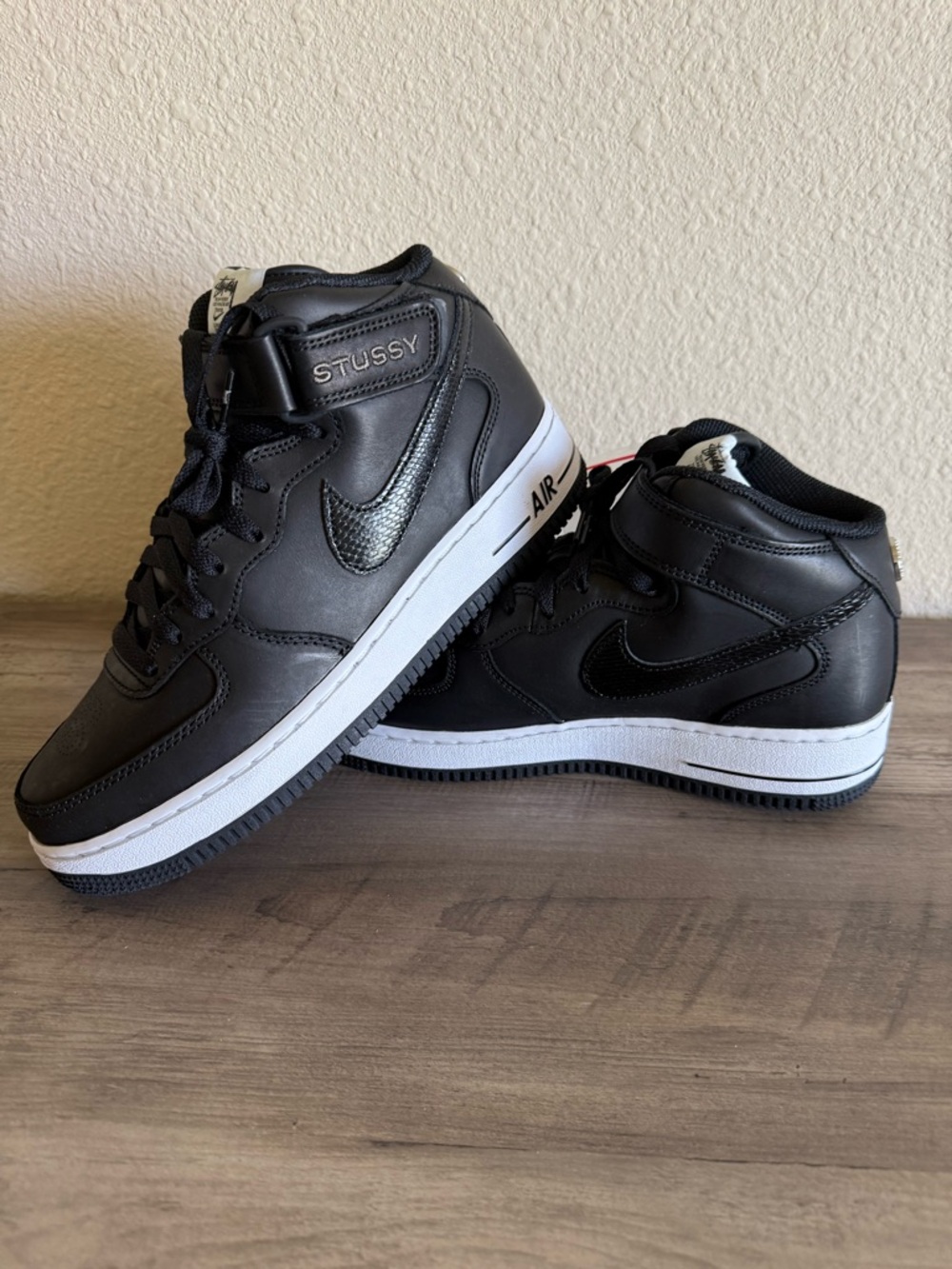 NWT Men’s Stussy Black x Nike Air Force 1 Mid | Black | Size 7.5
